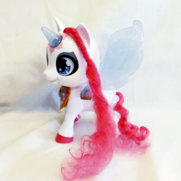 VTech-Sparkling Mia The Unicorn - Picture 3 of 10